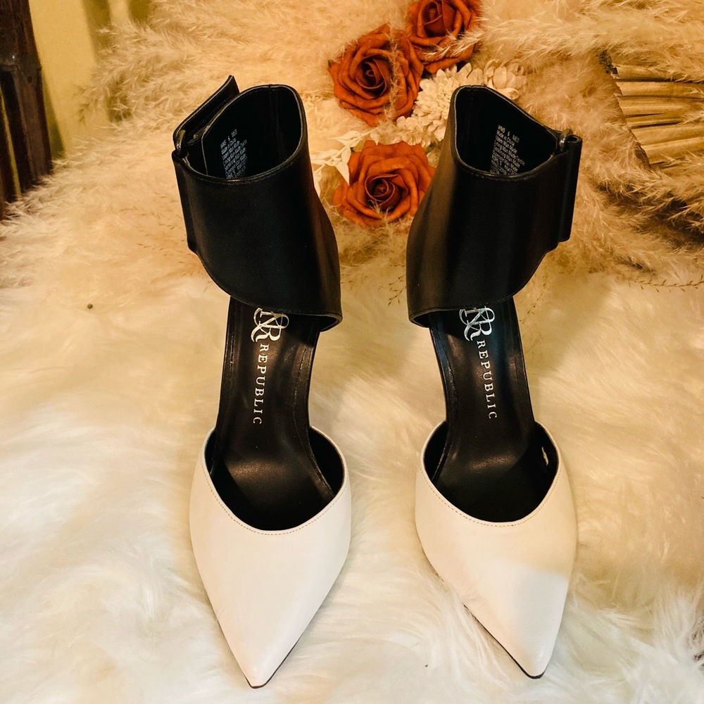 Women’s size 6 Rock & Republic heels new with box